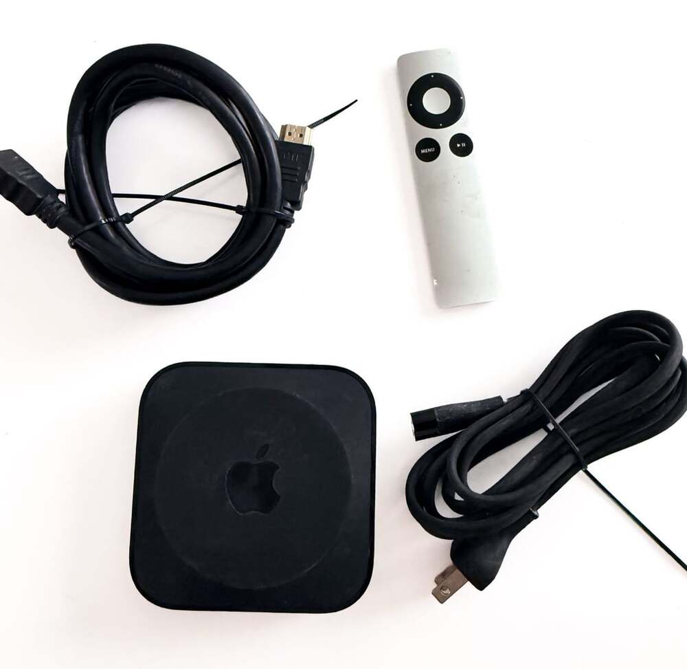 Apple TV 2nd Generation A1378 Media Streamer with Remote and Cables